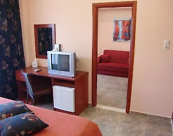 Americana Hotel 2*
