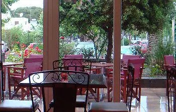 Americana Hotel 2*