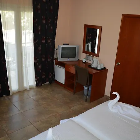 Americana Hotel 2*