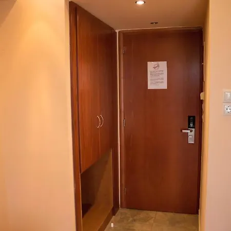 Americana Hotel
