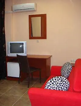 Americana Hotel 2*
