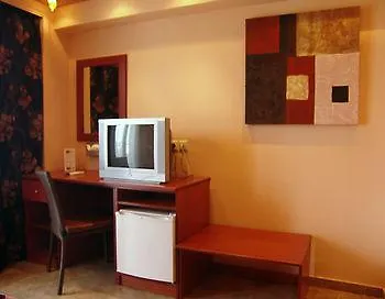 Americana Otel 2*